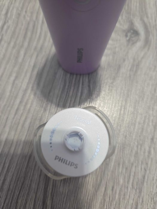 Perie mini de curatare faciala Philips VisaPure BSC111