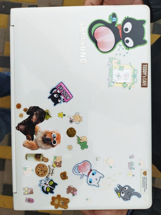 Продам ультробук, Samsung в хорошем состояние!!!