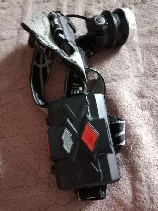 Налобный фонарик.