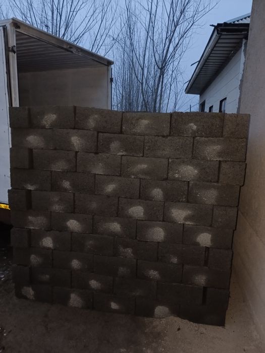 Жомбой шлакаблок
