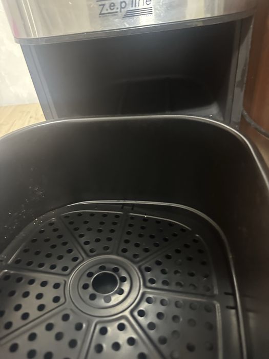 Продам МУЛЬТИВАРКУ в хорошем состояние