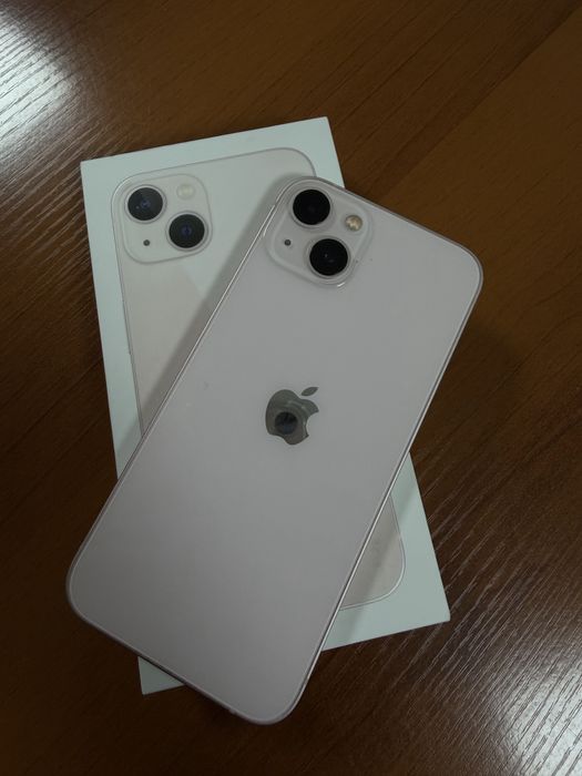 iPhone 13 в розовом цвете