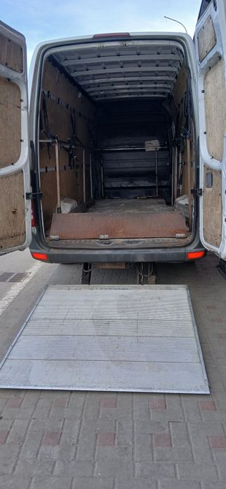 ТРАНСПОРТНИ УСЛУГИ на достъпни цени за София и страната!