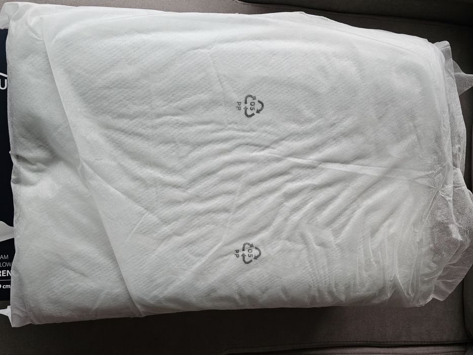 Pernă cervicală cu memorie