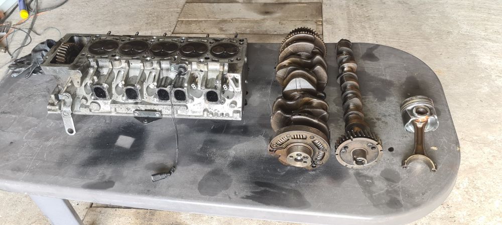 Touareg 2.5 bac capac  arbore - separat se vand si alte piese