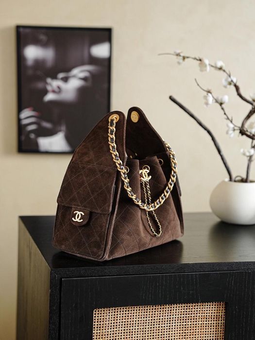 Велурена чанта Chanel