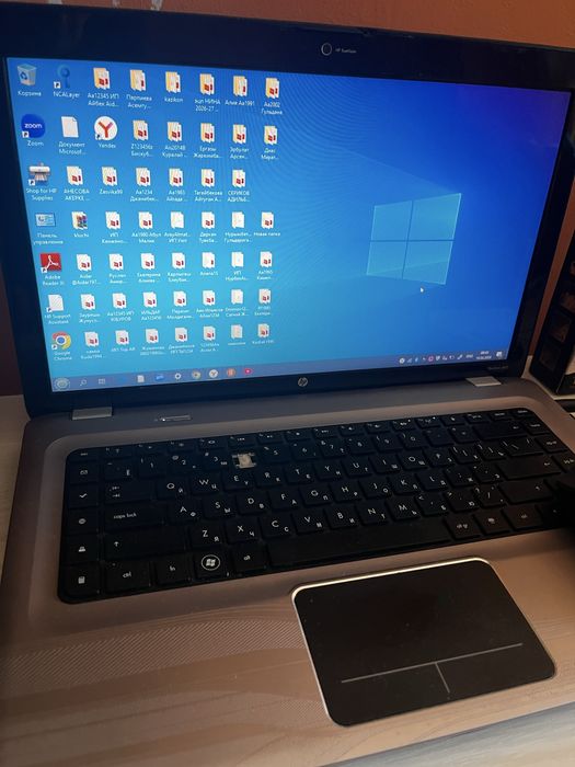 Ноутбук/компьютер/электроника.