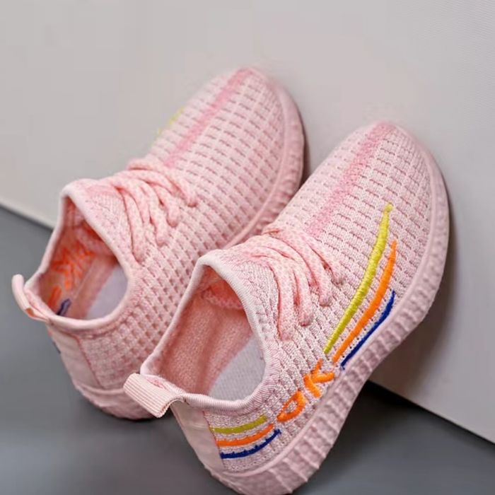 Продам детские кроссовки