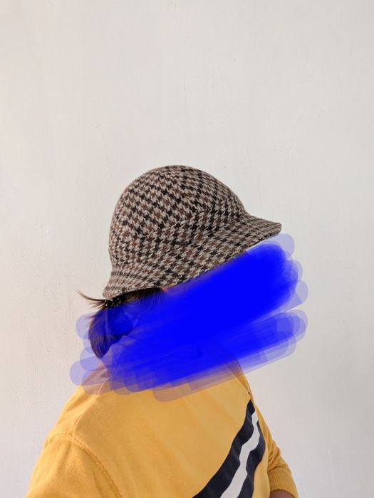 Вълнена кафява шапка с периферия