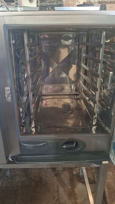 Конвектомат RATIONAL 6 тави