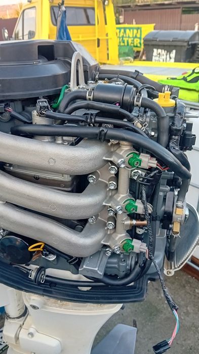 Vând motor barcă Outboard Johnson 50hp,injecție, 4 timpi