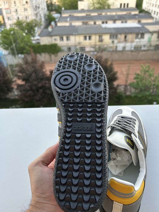 vand Adidas x Xiaomi