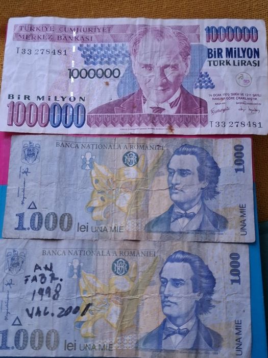 Monede și bancnote de vânzare