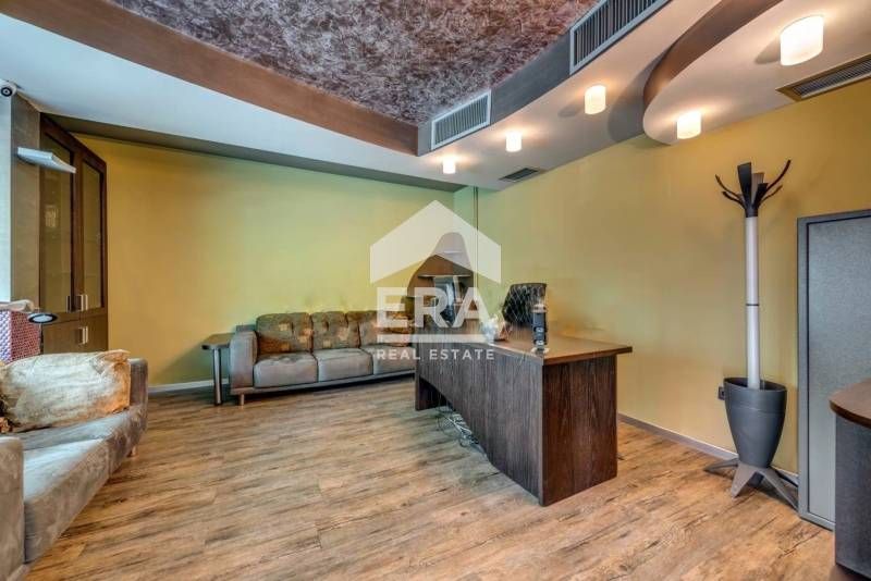 Дава се под наем Офис в София, Лозенец - 128 кв.м за 1200 € - Снимка #3