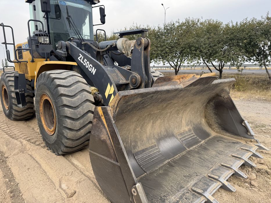 Услуги ПОГРУЗЧИКА 3 кубов