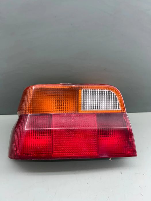 Lampa / Tripla stop stanga pe aripa Ford Escort 1995 1.8 D MT (60 hp)