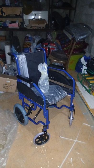 Продам кресло каталку