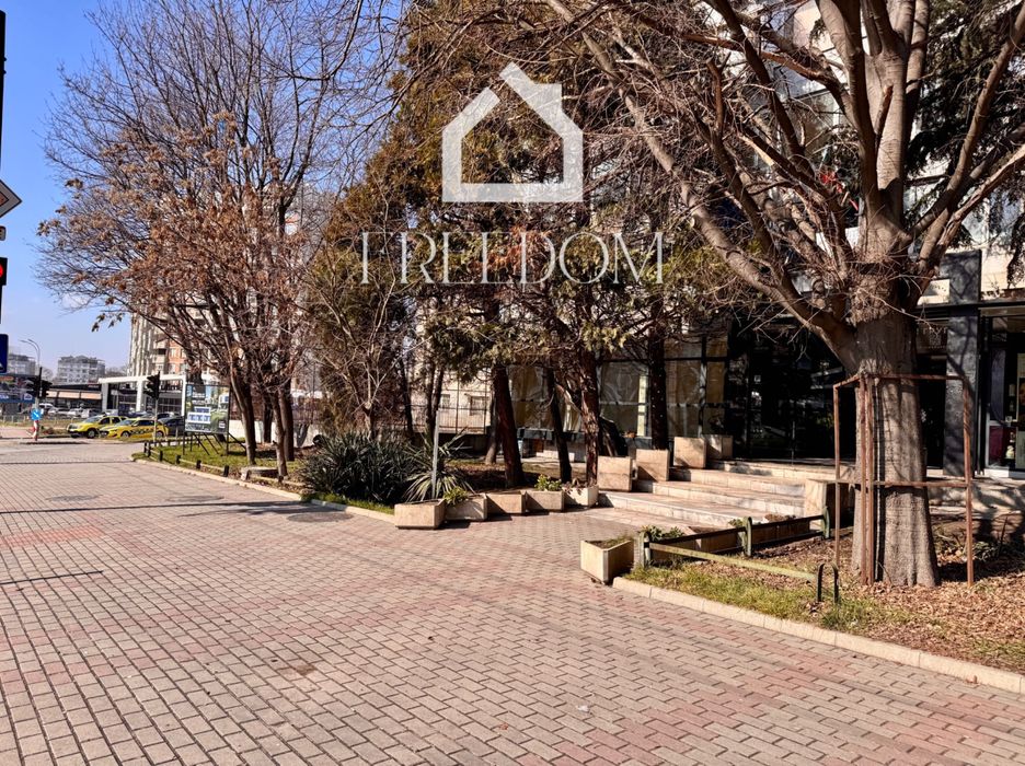 Продава се Офис в Варна, Център - 87 кв.м за 1900 €/кв.м - Снимка #3