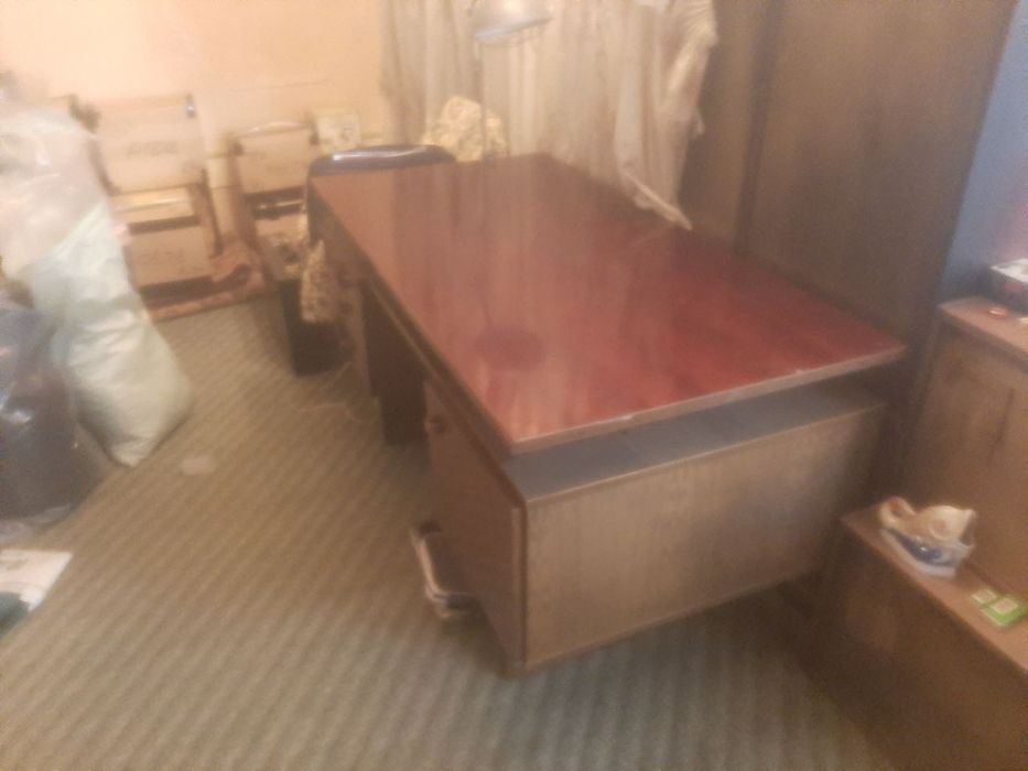 Продается стол  !