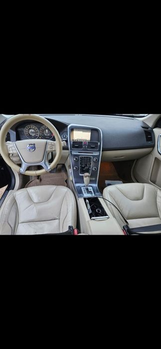 Vând Volvo XC 60 2013