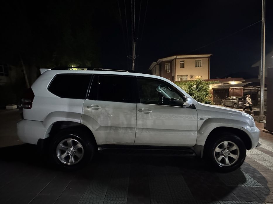 Toyota prado 120. 4 L