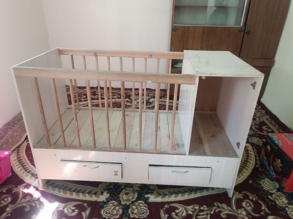 Детский кроват бившем употребление