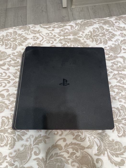 Playstation 4 slim