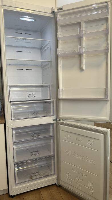 Холодильник Самсунг почти новый