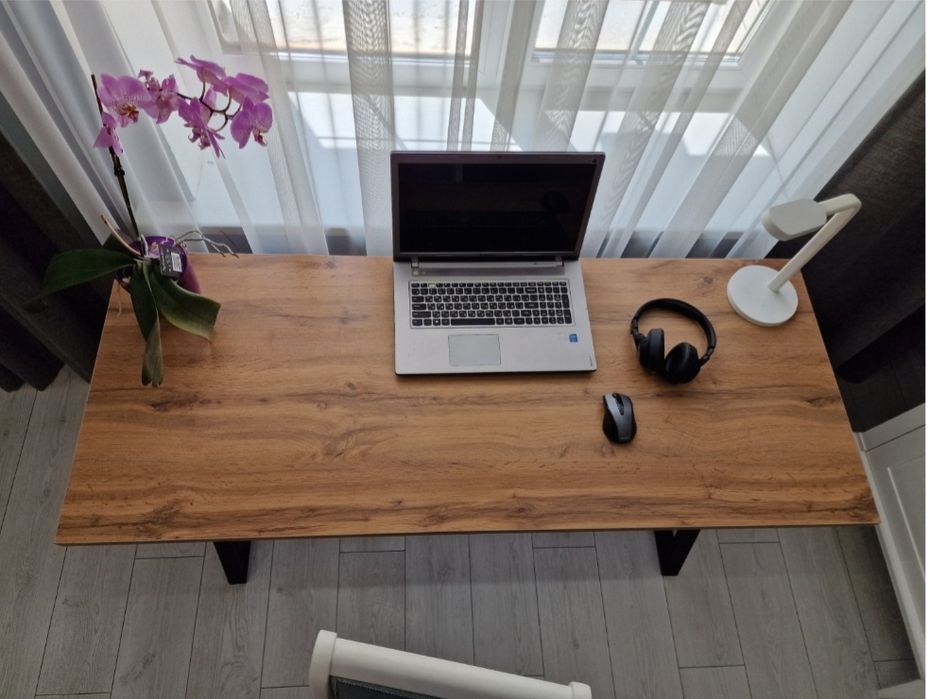 Продам стол компьютерный