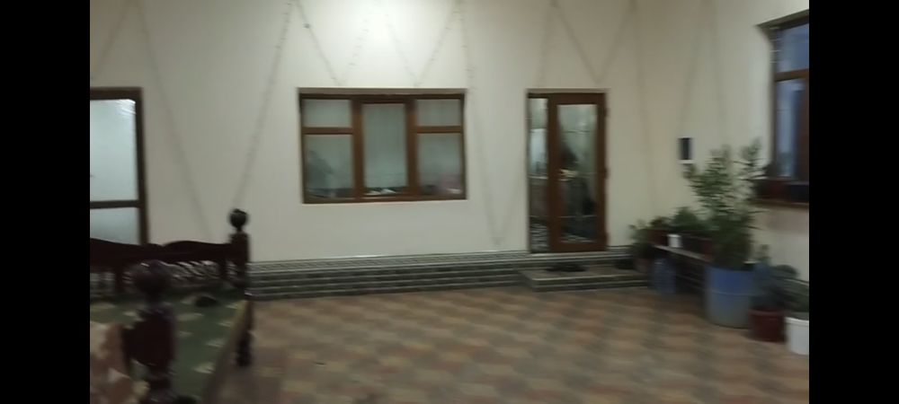 Ховли сотилади барча шароитлари бор