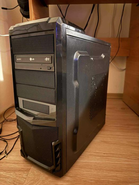 Настолен компютър