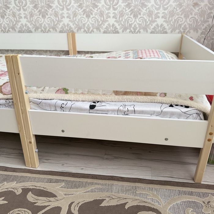 Детская кровать с матрасом