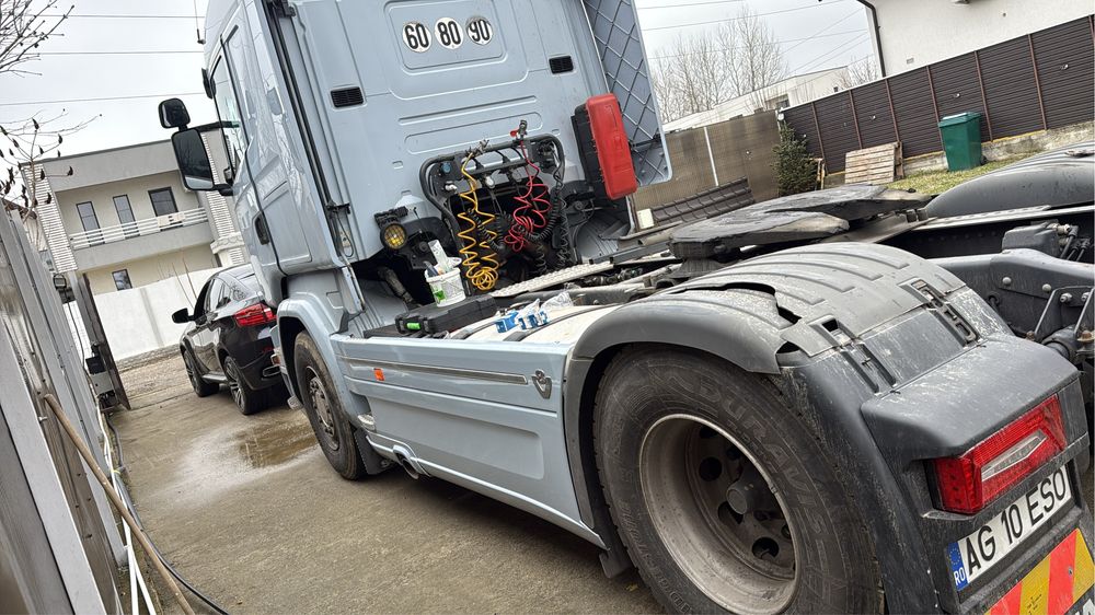 Scania v8-520cp.