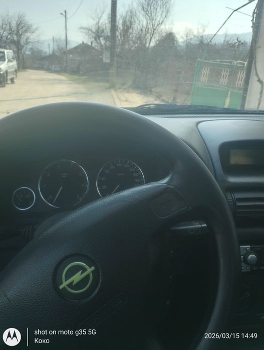 Продавам Опел астра 1.6