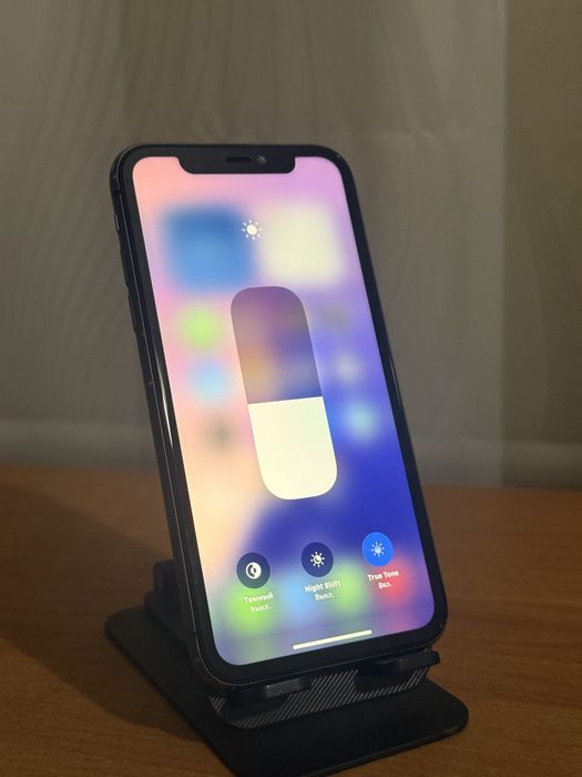 Продам iPhone 11 64