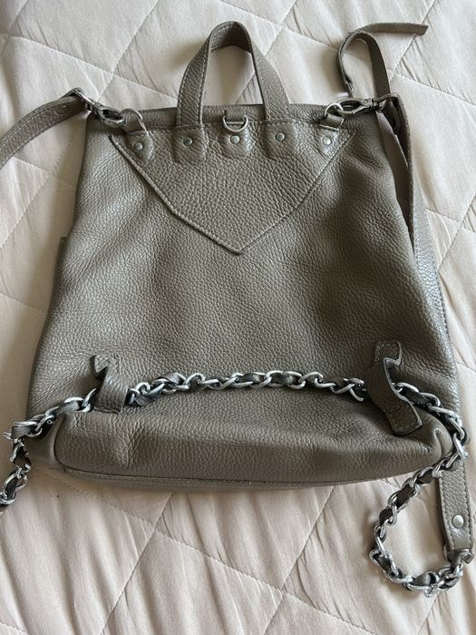 Кожаный рюкзак очень красивая