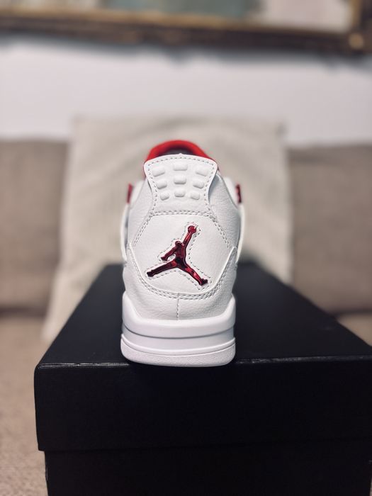 Jordan 4 Alb rosu