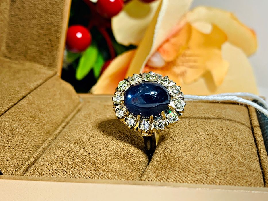 золотой комплект Голубые Озера с бриллиантами и Сапфирами