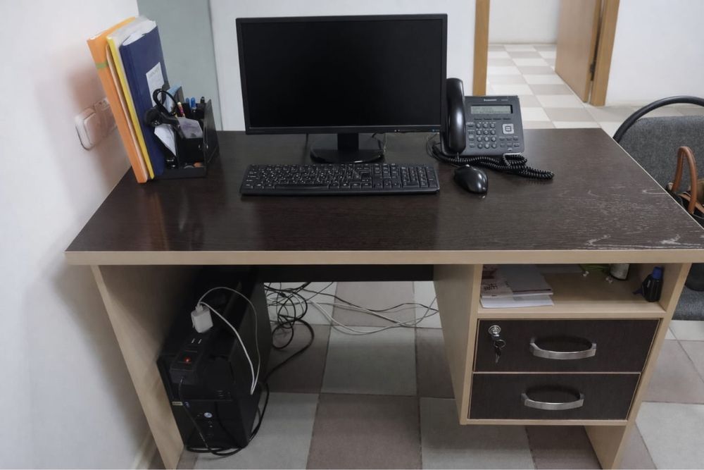 Продам письменные столы