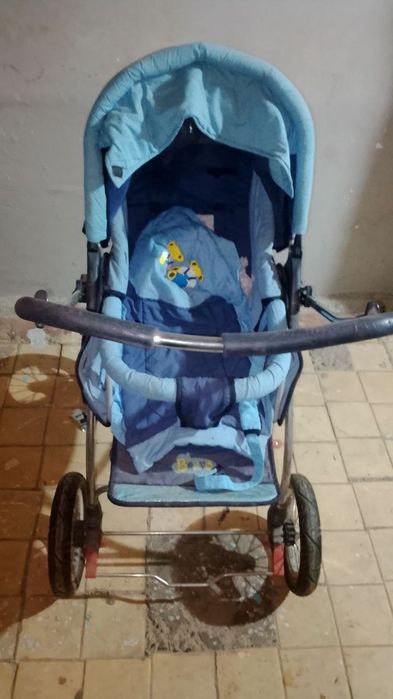 Коляска для малышей