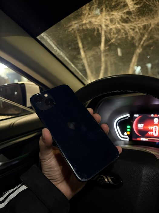 Айфон 13 продам.