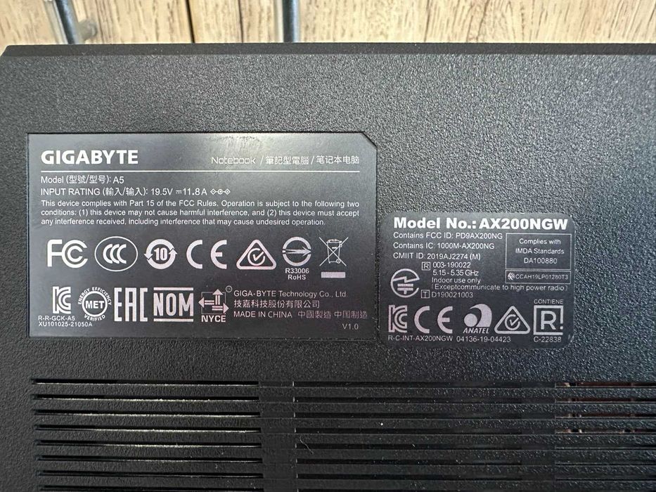 Лаптоп Gigabyte AX200NGW