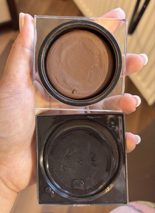 Contur cremos Huda Beauty