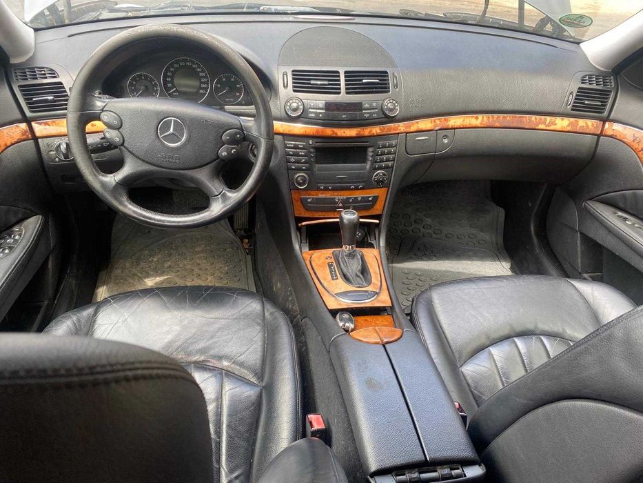 dezmembrez Mercedes E class w211 220 cdi/haion w211/ usa fata w211/far