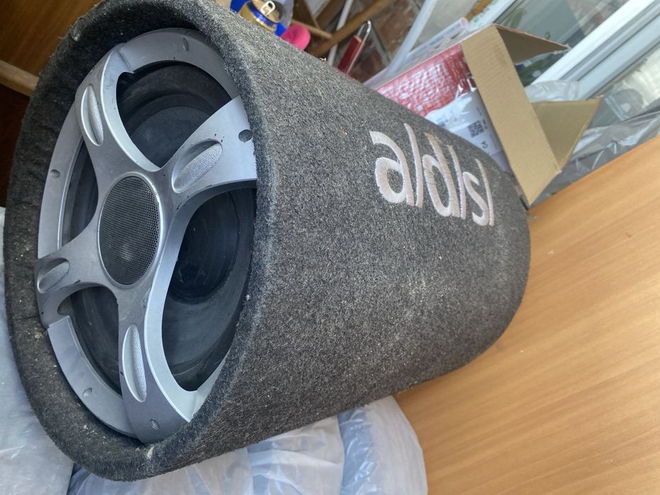 Продам саабуфер сост новый