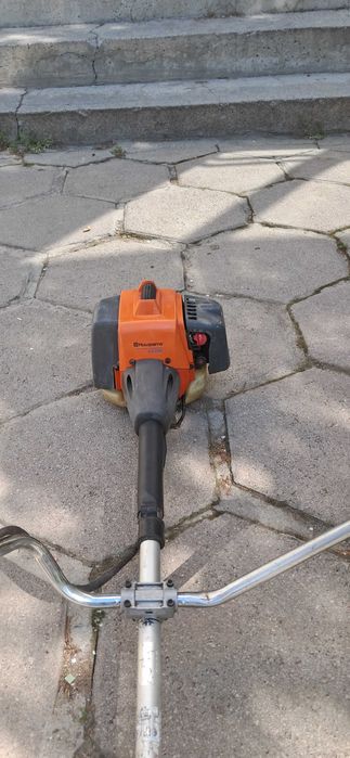 Продавам тример HUSQVARNA 553 RS-професионален
