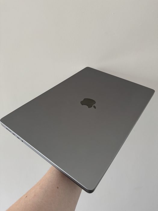 Macbook Pro 16-inch, 16/512 (M1 Pro)