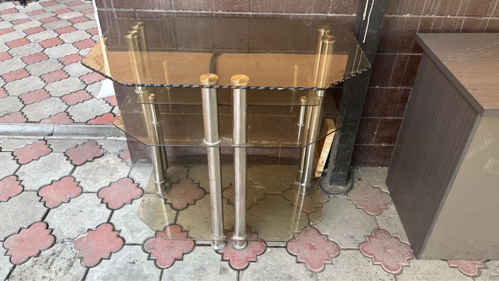 Стеклянная тумба