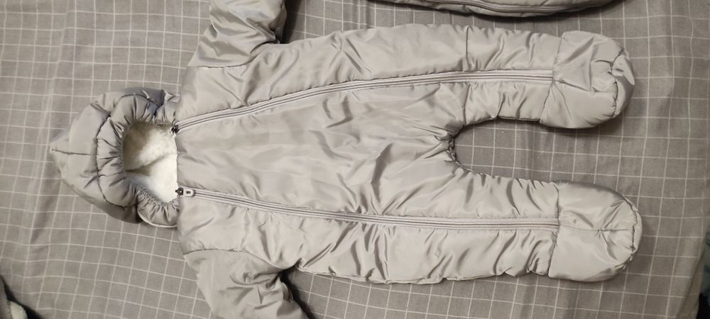 Детский комбинезон/набор на выписку.