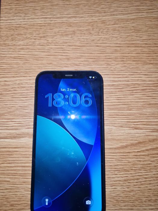 Vând iPhone 12 Impecabil